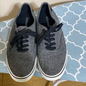 Old Navy Men’s Canvas Sneaker Size 8